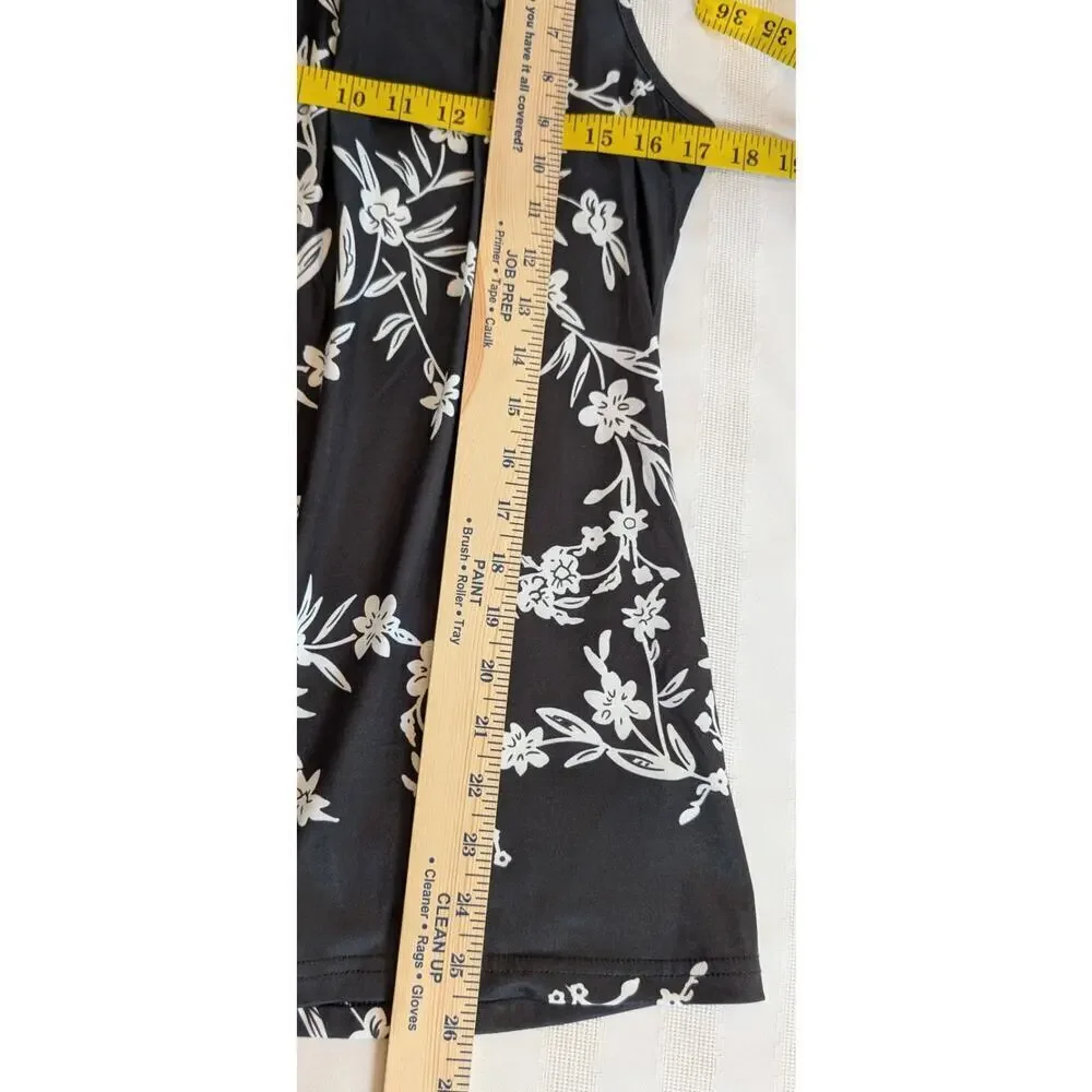 Micoson Crew Neck Sleeveless Floral Black/White Blouse Size M